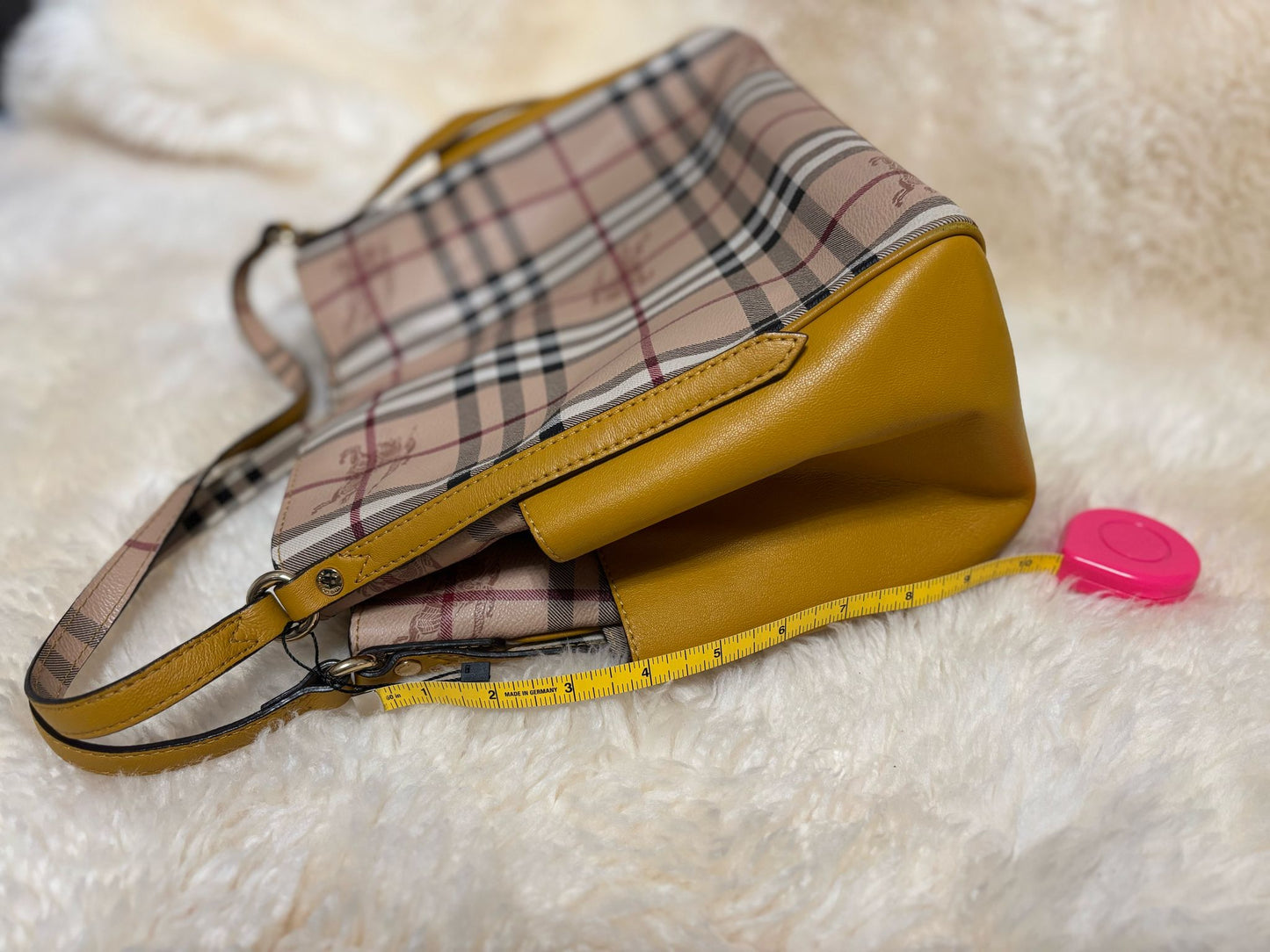 Burberry Hypermarket Canterbury Tote Gold Freesia