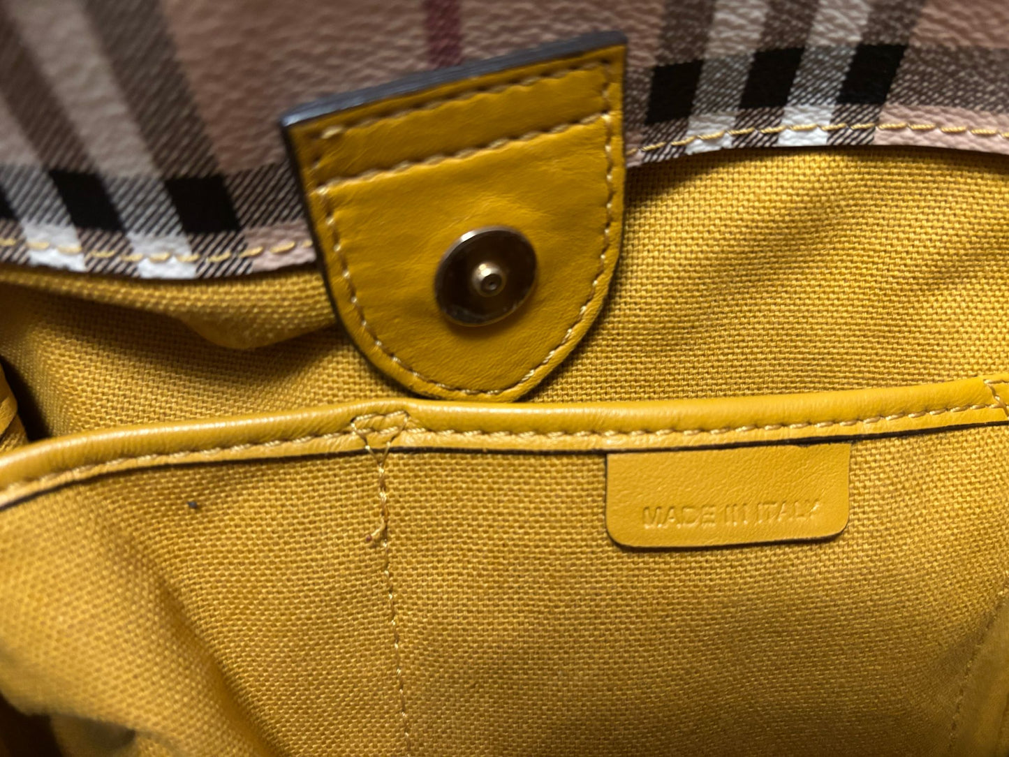 Burberry Hypermarket Canterbury Tote Gold Freesia