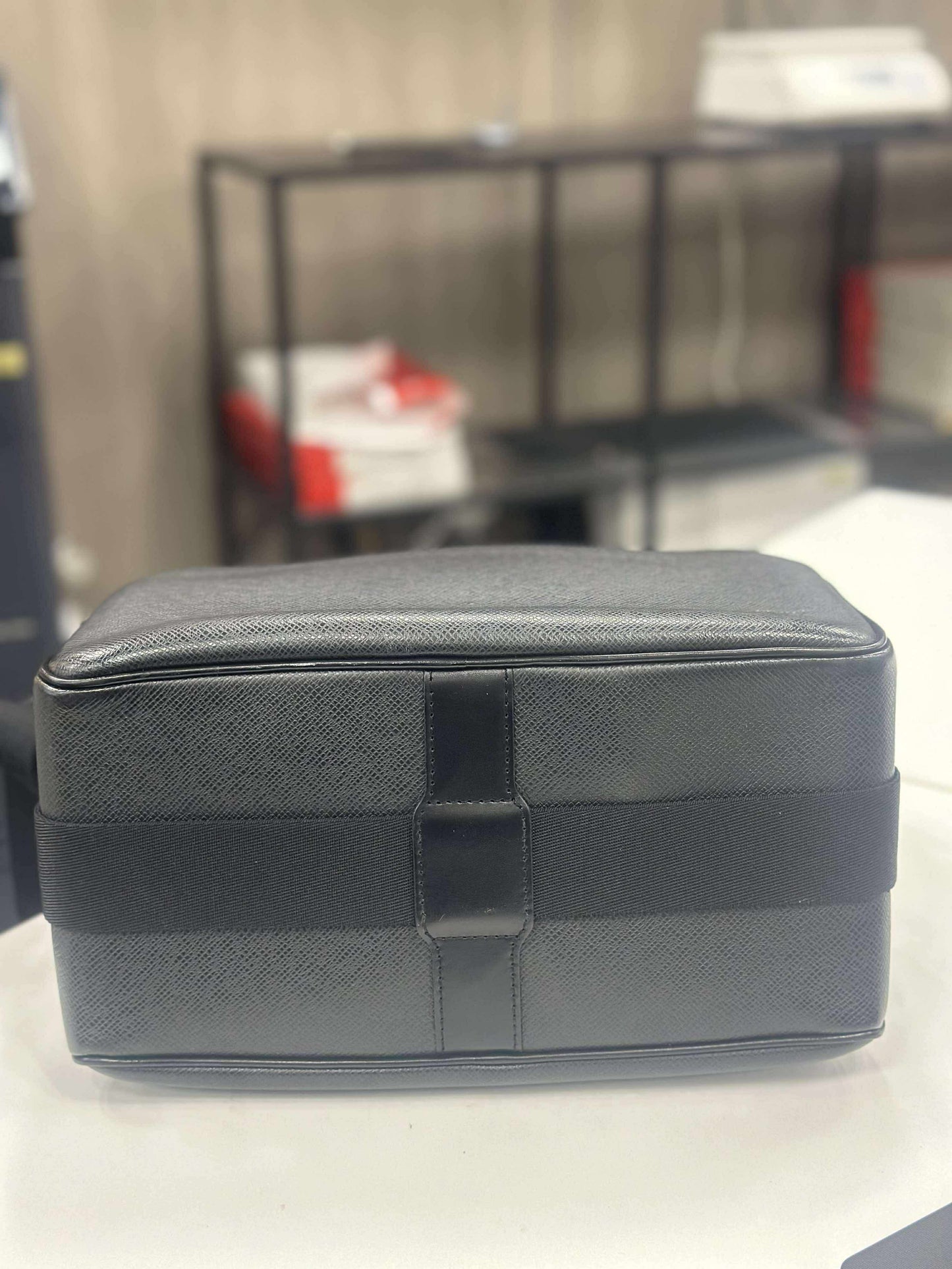 Louis Vuitton Taiga Reporter